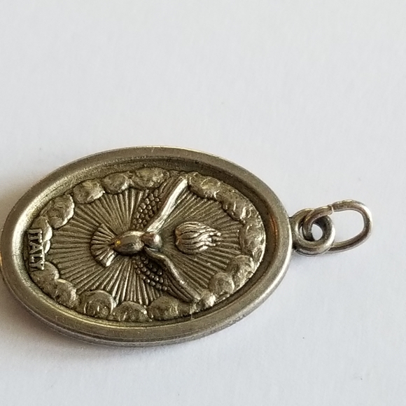 Vintage Holy Family medal pendant silver tone Catholic christian religious - Picture 7 of 8